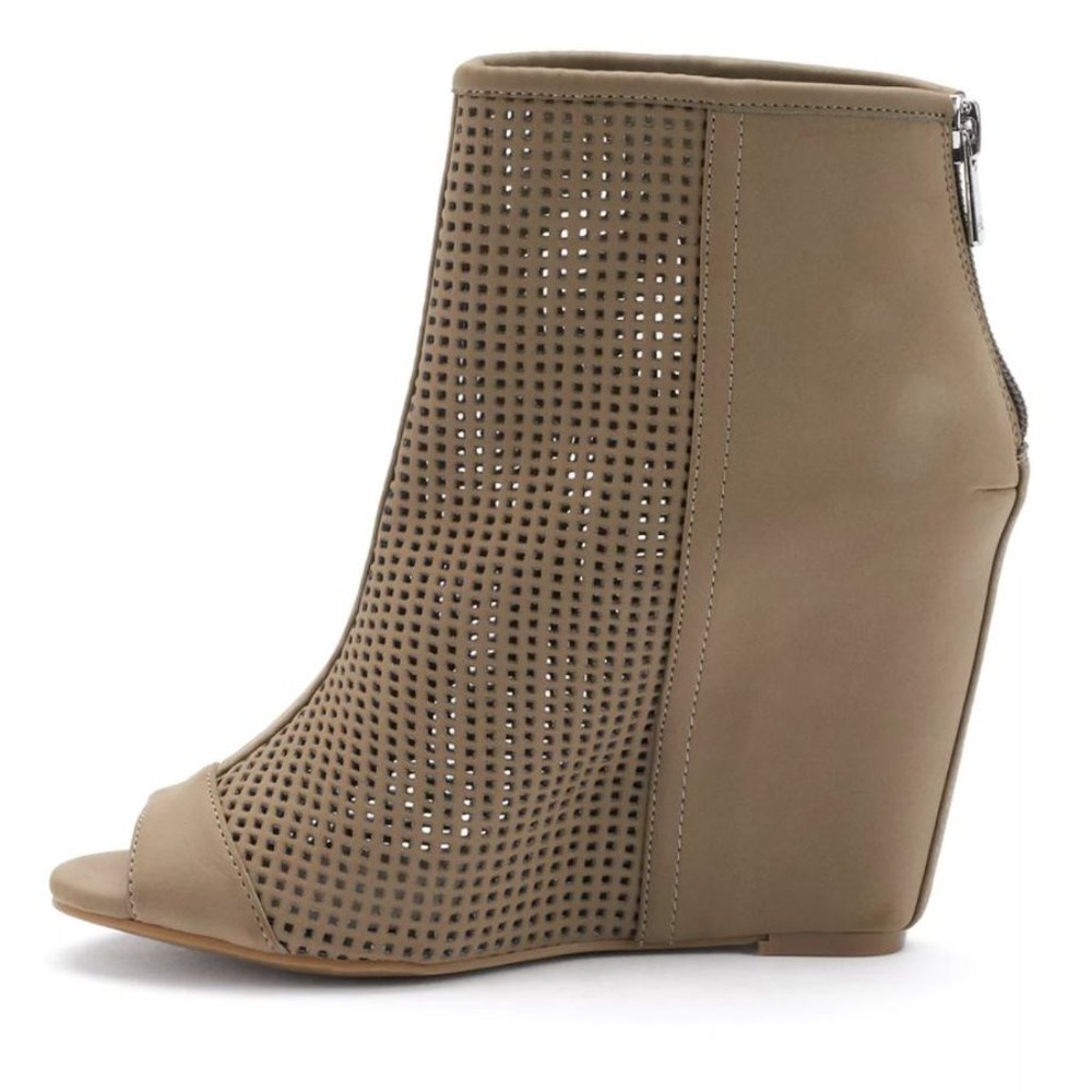 Juicy Couture Women's Nessa PeepToe Wedge Shoes Br - Picture 2 of 5